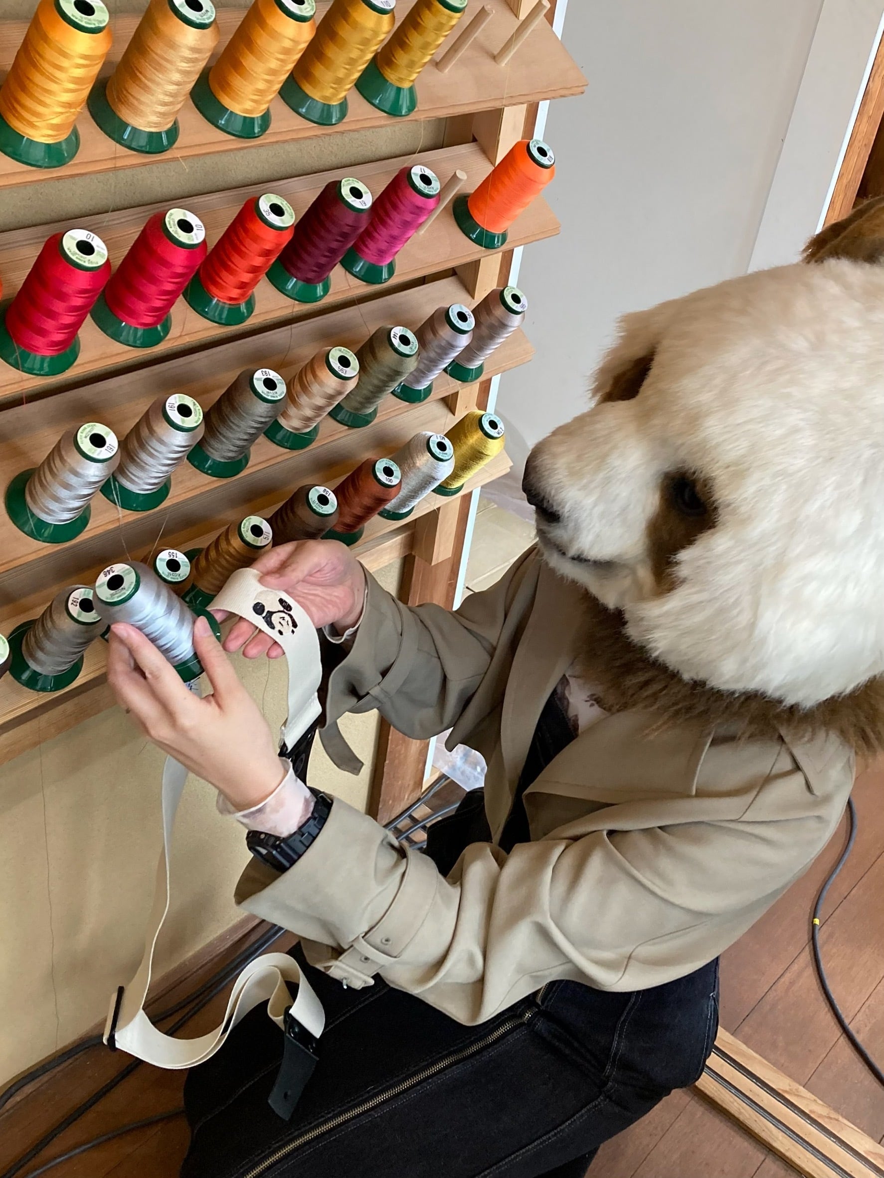 新品☆素材ムートン　パンダのストラップ ムートン バッグチャーム キーホルダー パンダ型 panda ぬいぐるみ