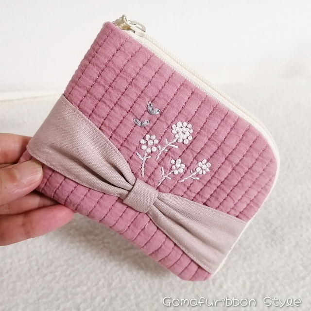 L字ファスナーミニ財布　花の刺繍とリボン　ピンクイブル　