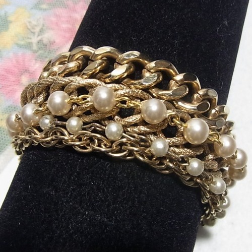 メタルチェーンと模造パールの５連ブレスレット　コスチュームジュエリーのセール通販  10198BR