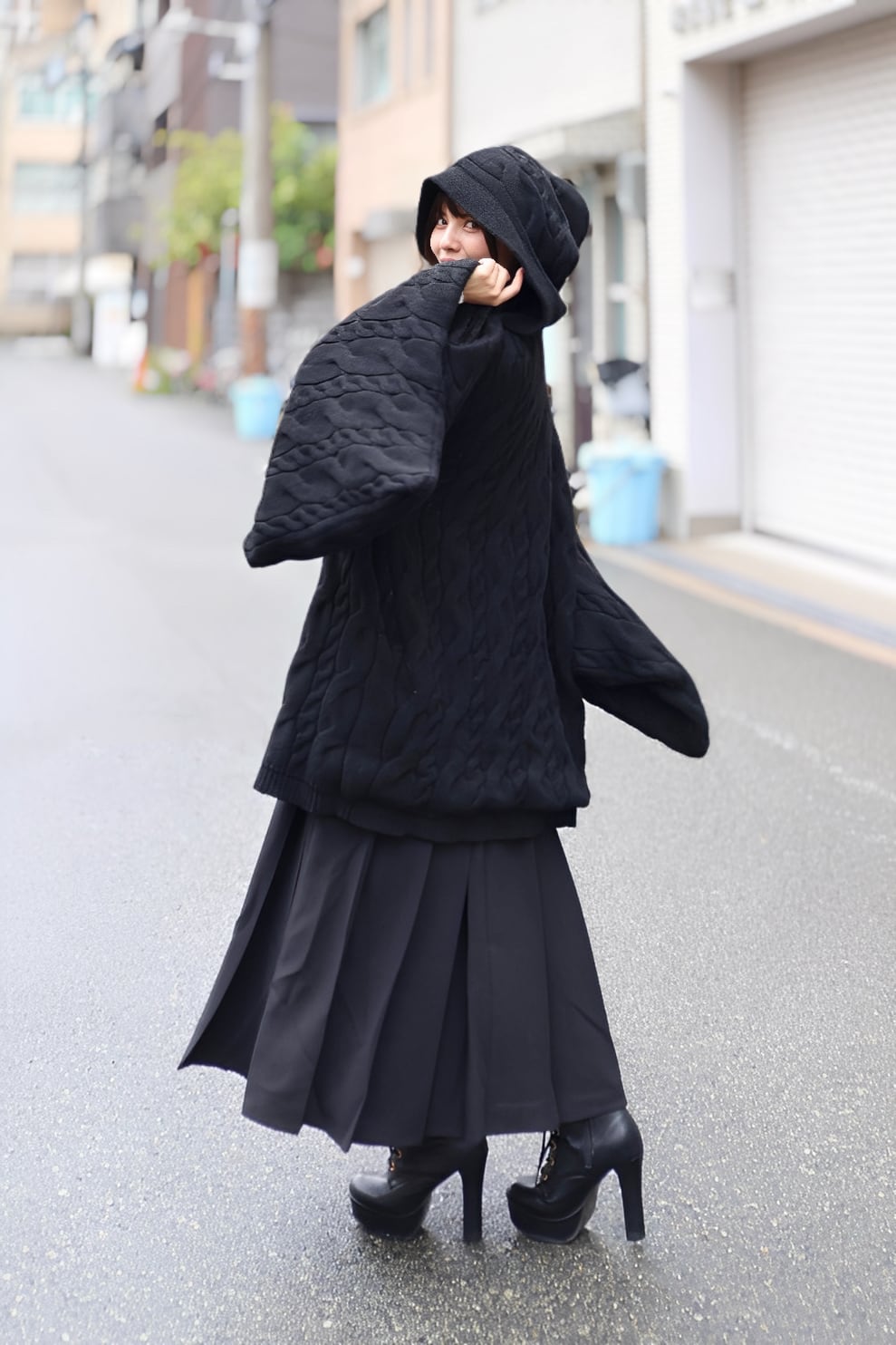 フード付きケーブルニット羽織 ブラック | MISAMARU