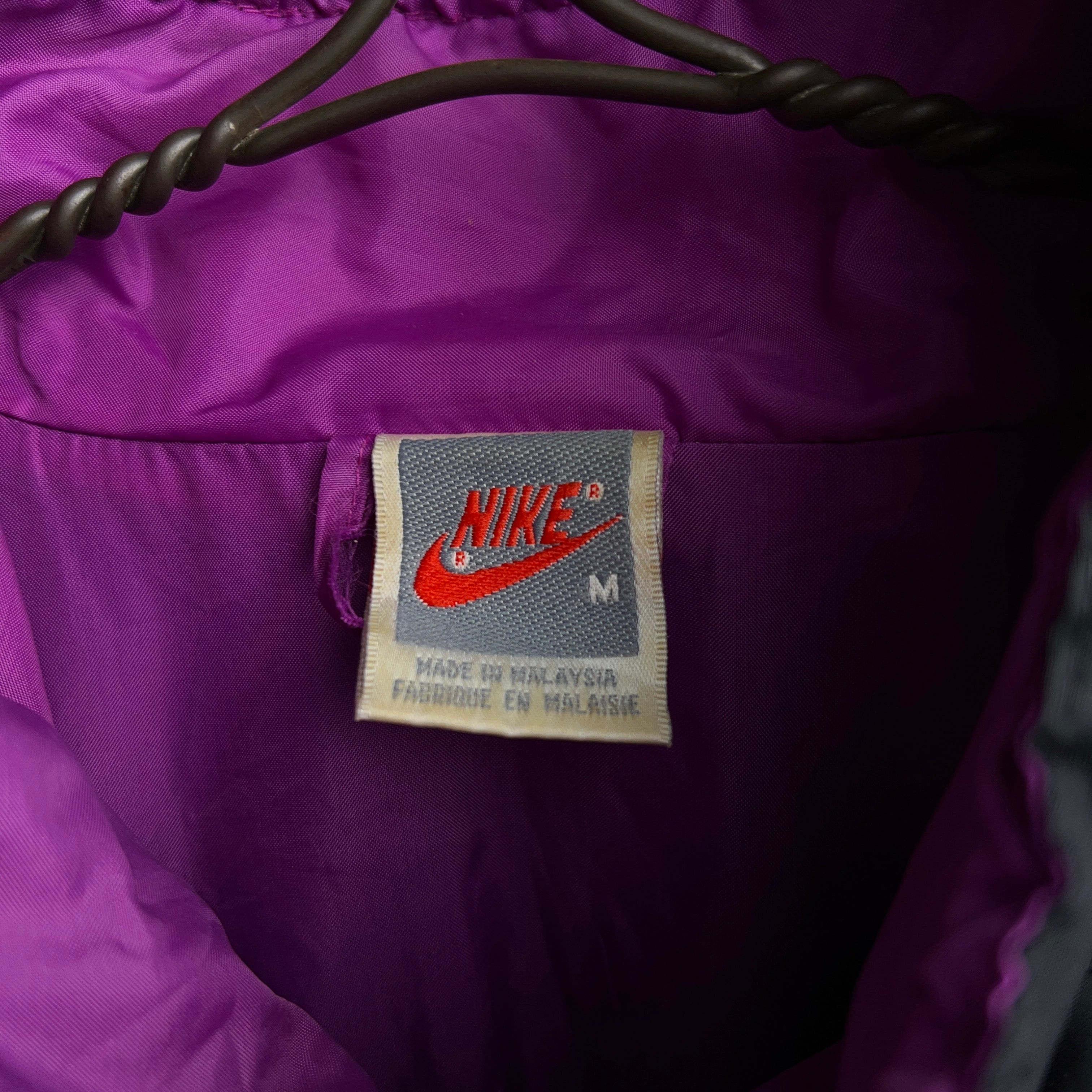 90's NIKE Nylon Jacket SIZE M 90年代 ナイキ ナイロンジャケット 銀タグ スウッシュロゴ 刺繍【1000A239】