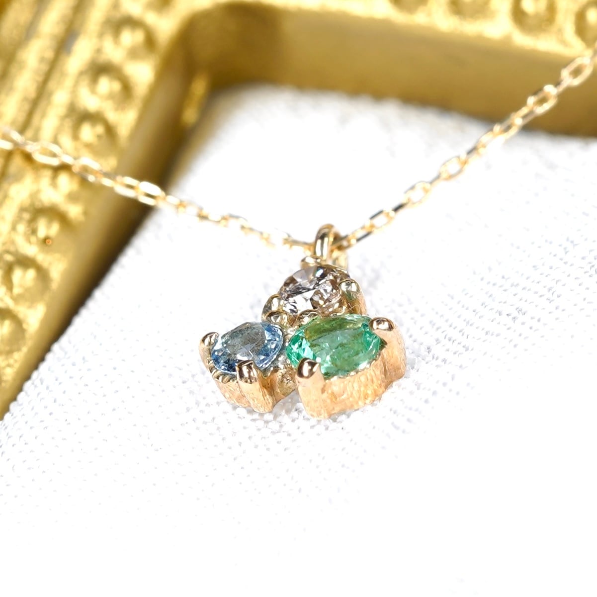 こつぶネックレス》エメラルド・アクアマリン・ダイヤモンド/K10YG