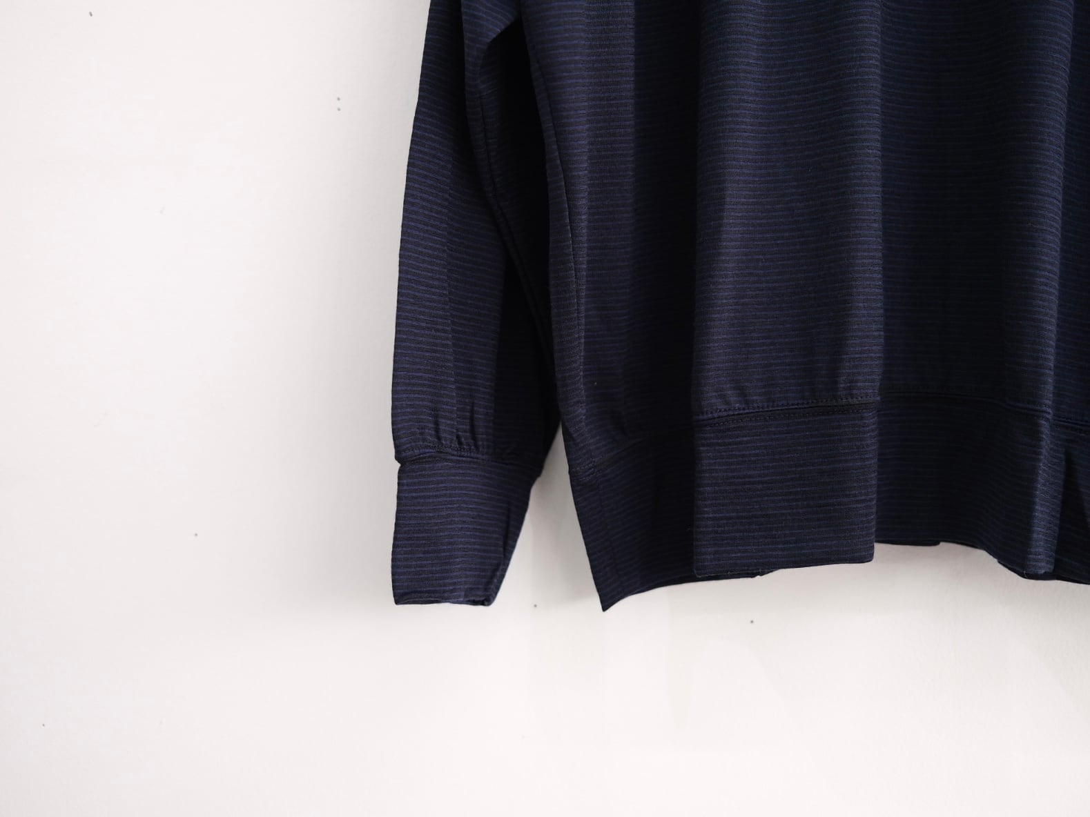 O-(オー/レイチョウルイラボ)“MERINO SWEATSHIRT Black Navy Night