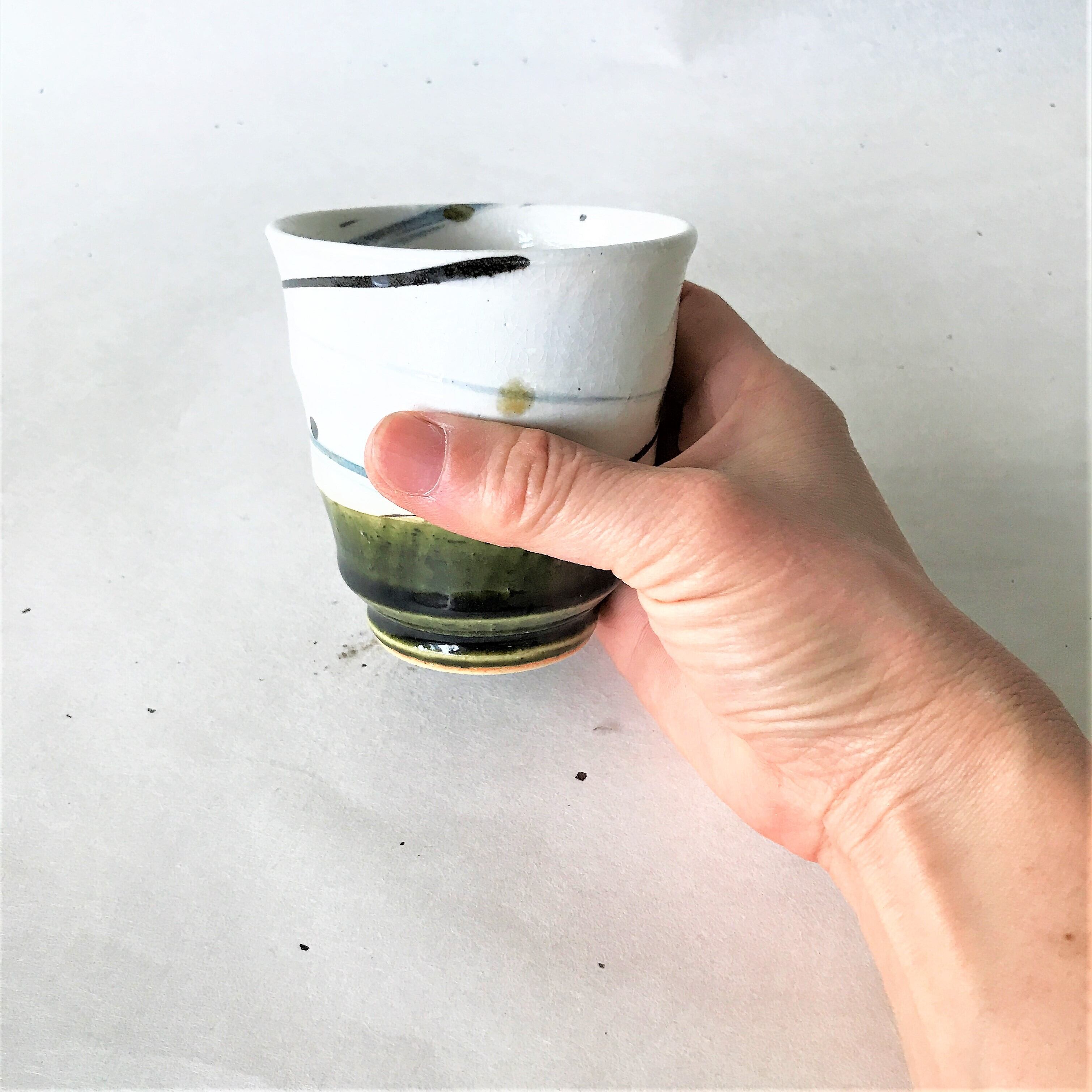 お湯呑み 織部スパイラル | 武山窯の美味しいうつわ