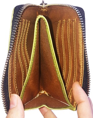 Metalic Zip Wallet　GOLD