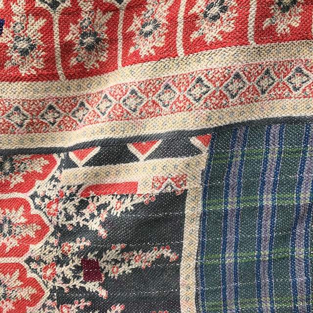 【Vintage】カンタ刺繍のラグ①