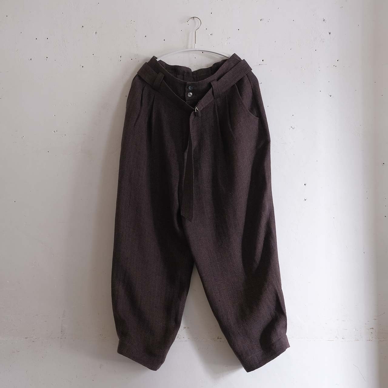 SALUÉ サルエ　エッグチノパンツ ブラック unisex egg pants A／herringbone linen〈gray×olive〉 | SALUÉ