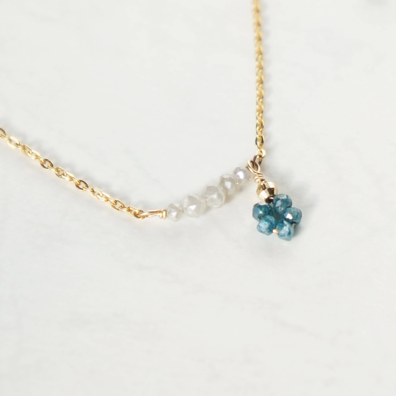 K10 心を解く小さな花 / Wednesday - Diamond necklace [ 7days series