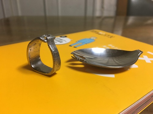給食のスプーン　リング