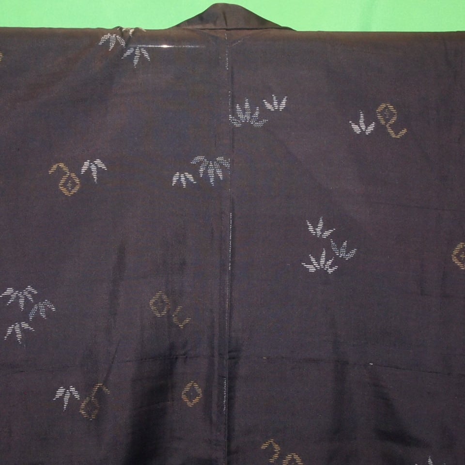 夏着物】黒色に笹の葉模様の着物 | ひふみ屋