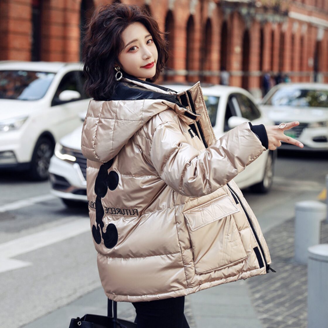 かわいいミッキーマウスプリントの明るいフェイスダウンジャケット  