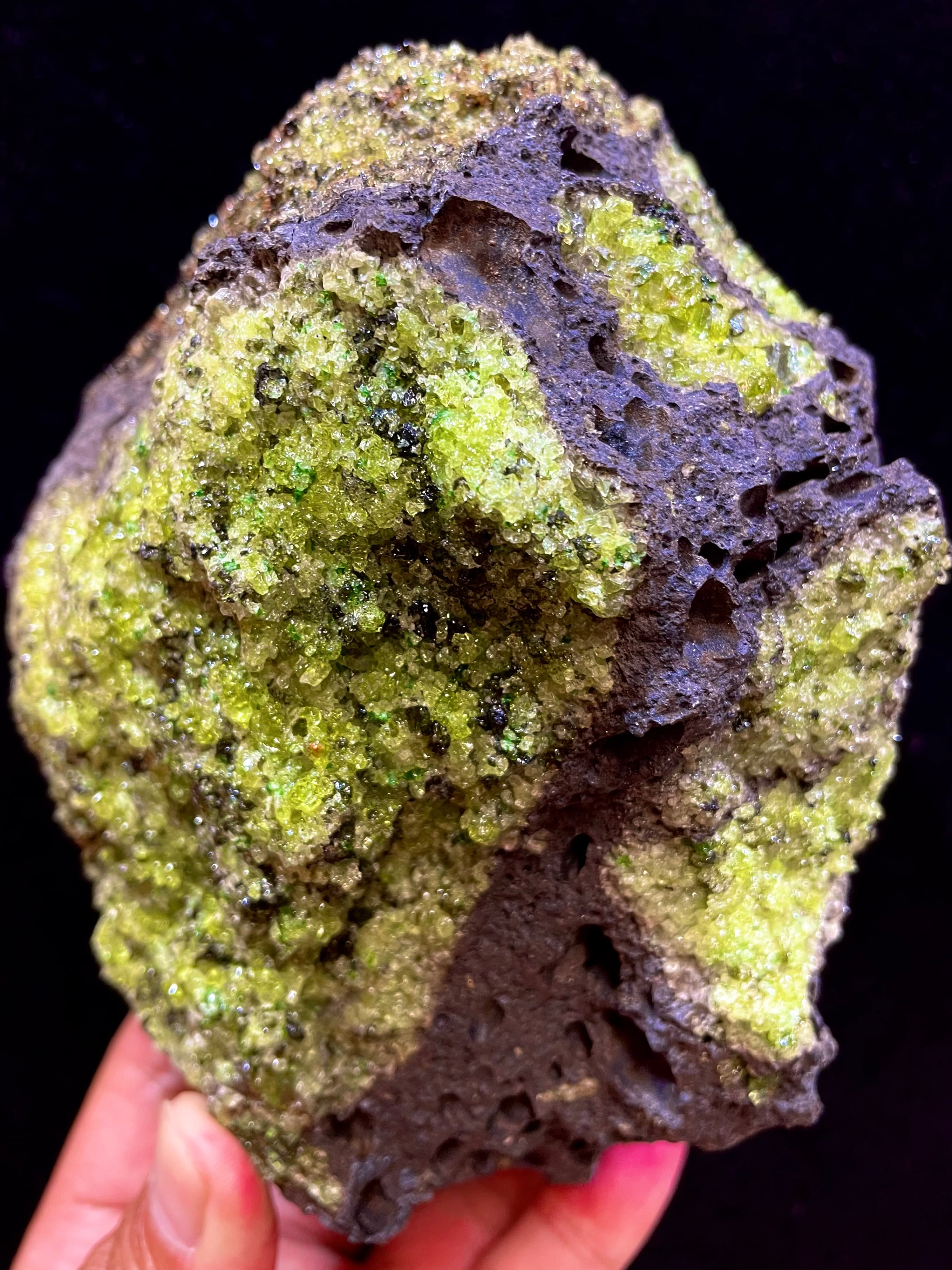 1) アリゾナ州産ペリドット(母岩付)大型 | レムリアの太陽