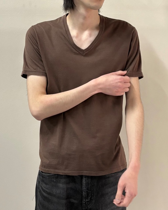 【GUCCI】v-neck t-shirt
