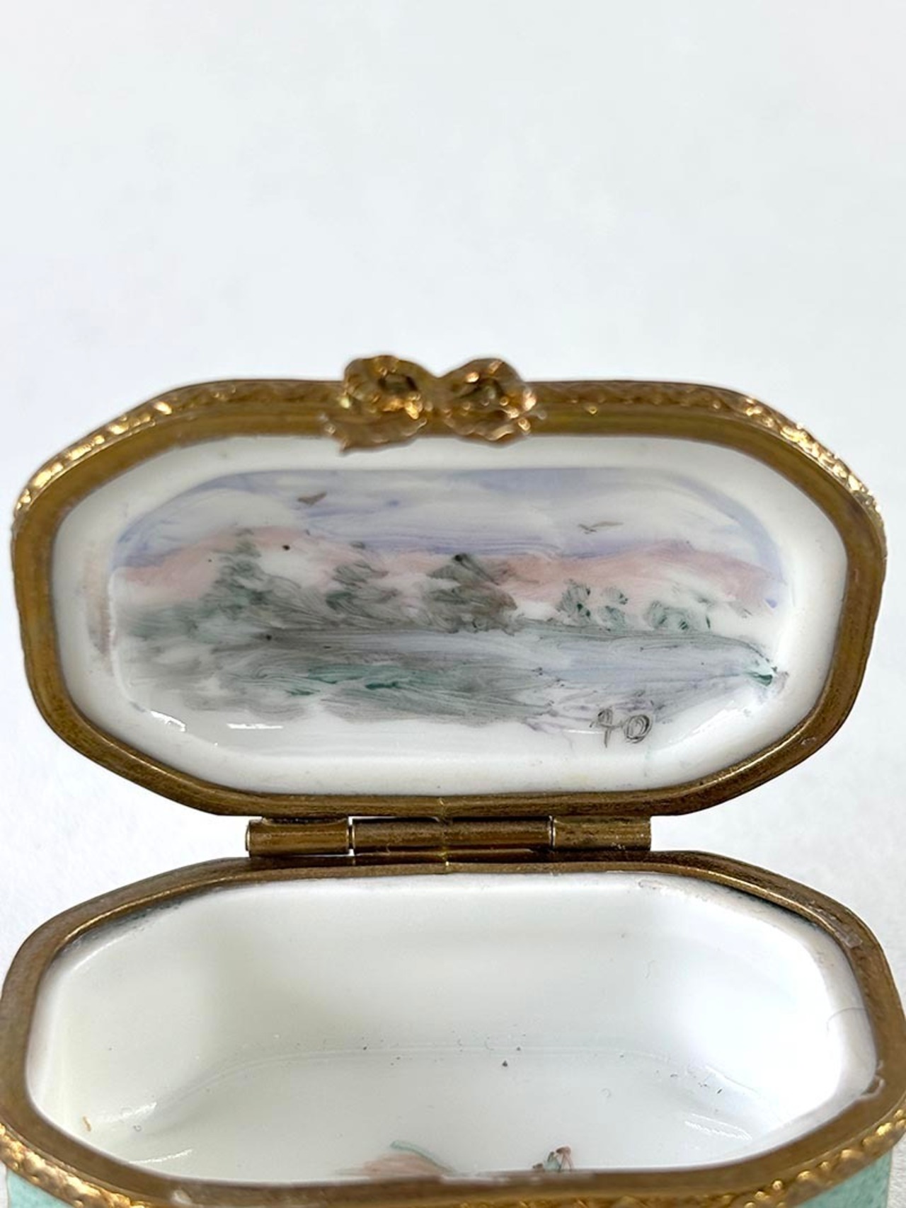 *陶器の小物入れ　ミニリモージュボックス　手描き花ブーケ　19otf9