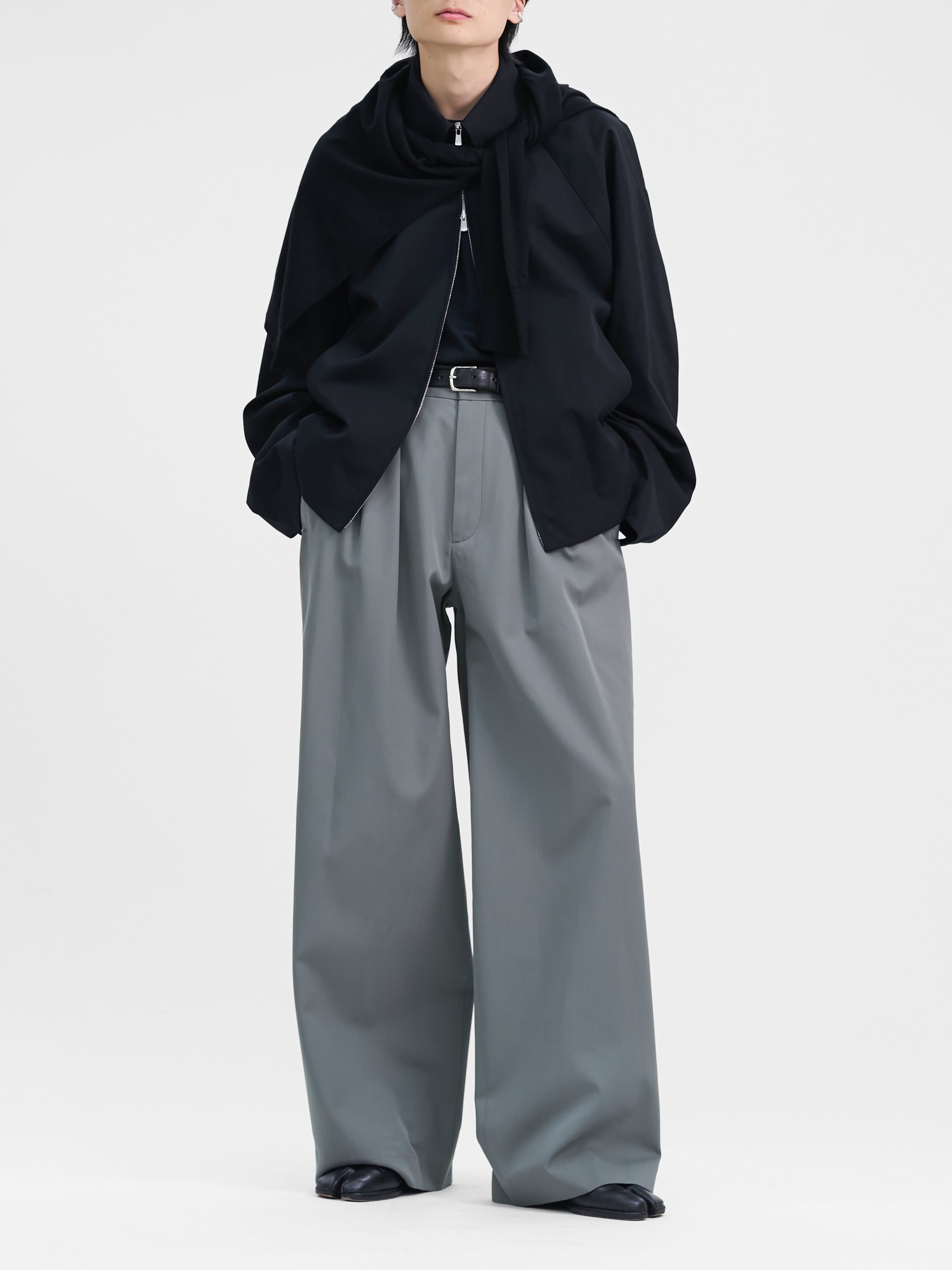 HEAVY WOOL GABARDINE BOX TUCK TROUSERS【SMOKE】 | lapiis