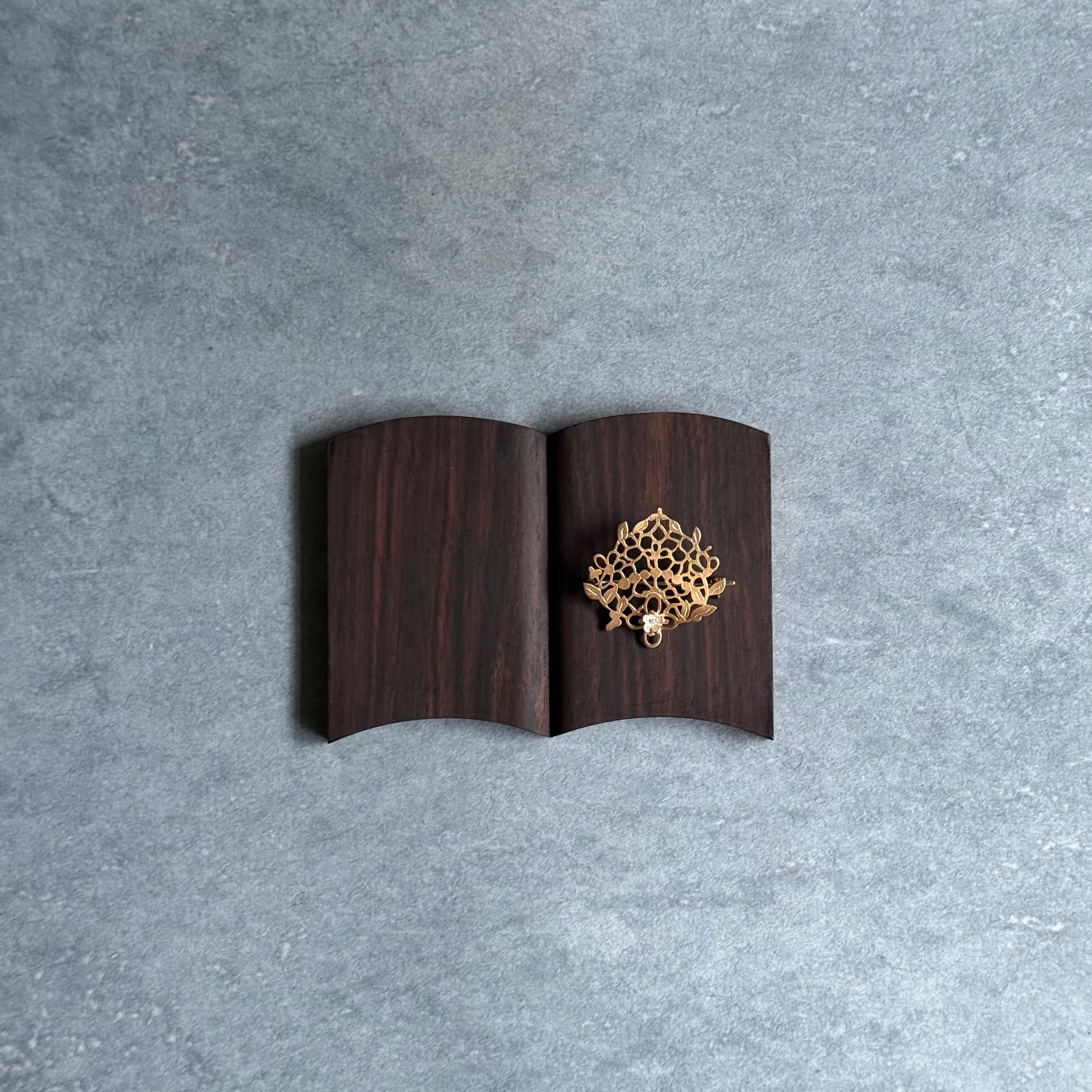 吉田史 蔦に花 ブローチ | gallery 一白