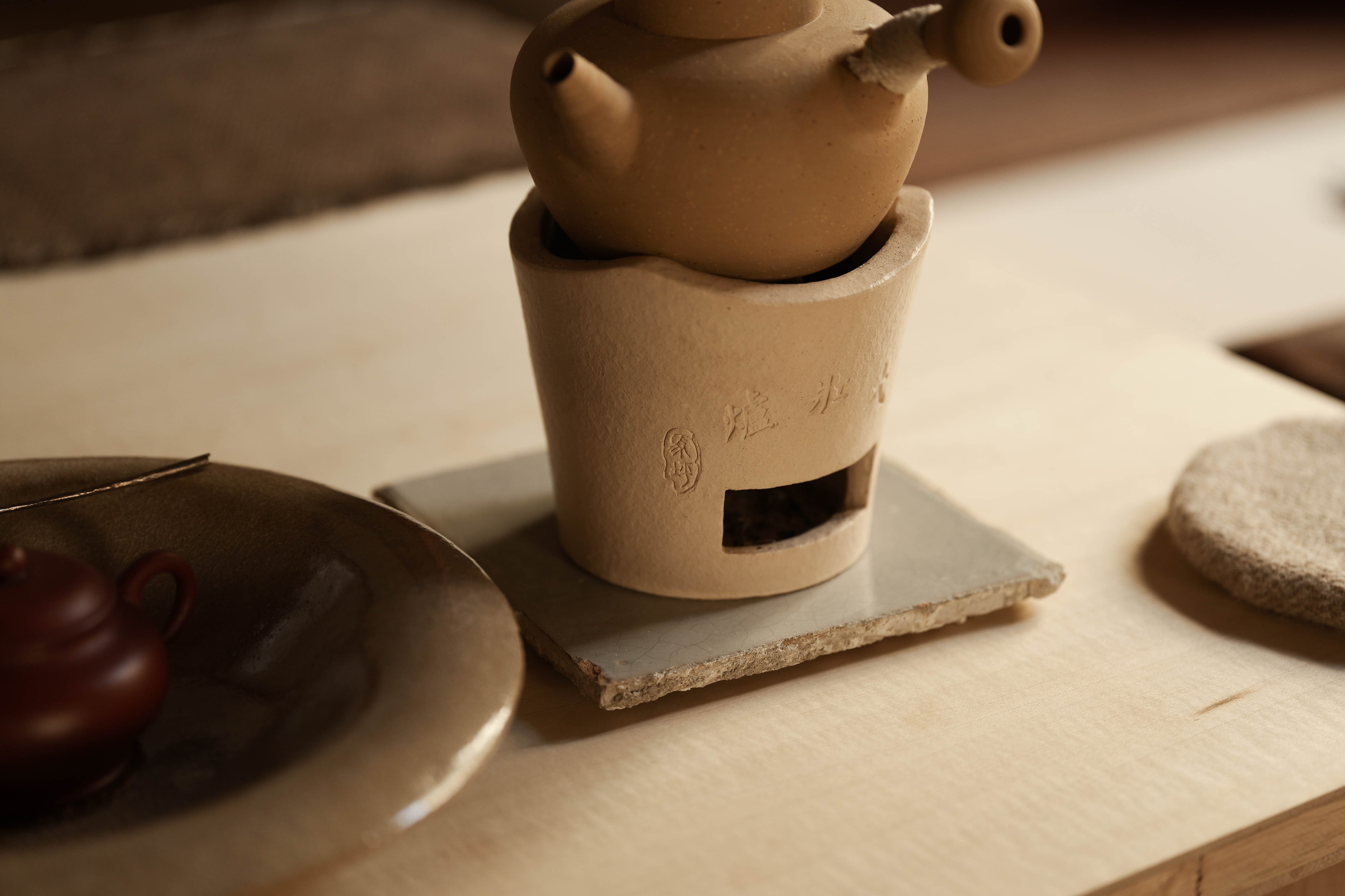 漳州窯涼炉「三峰炉/大壯炉/銀炉」（風門：四角・底径8㎝×高さ9.5