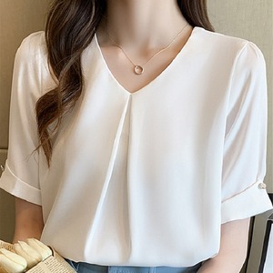 トップス シャツ ミディアム丈 袖あり 半袖 Vネック 襟なし シフォン かわいい 大人可愛い きれいめ シンプル カジュアル 大人 上品 おしゃれ 大人女子 こなれ感 ラブリー 個性的 無地 春 夏 秋 10代 20代 30代 レディース 女性用 オフィス ビジネス OL 通勤 学生 通学 デート お出かけ 女子会 お泊まり 休日 パーティー イベント レストラン 着回し 普段使い コーデ スタイル モテ サイズ S M L XL 2XL 色展開 ホワイト ライトブルー