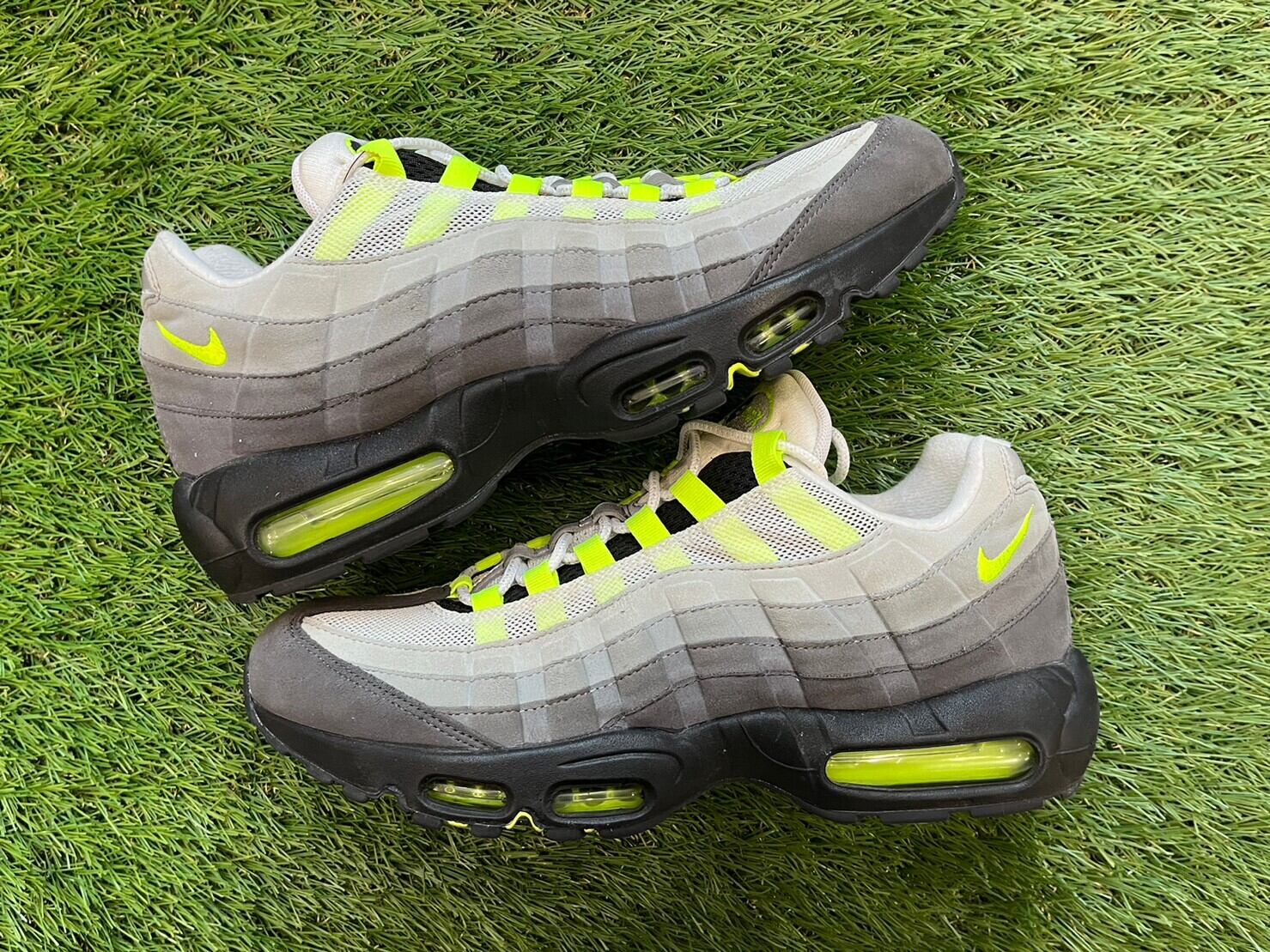 NIKE AIR MAX 95 OG VOLT 554970-071 29cm 02140 | BRAND BUYERS OSAKA