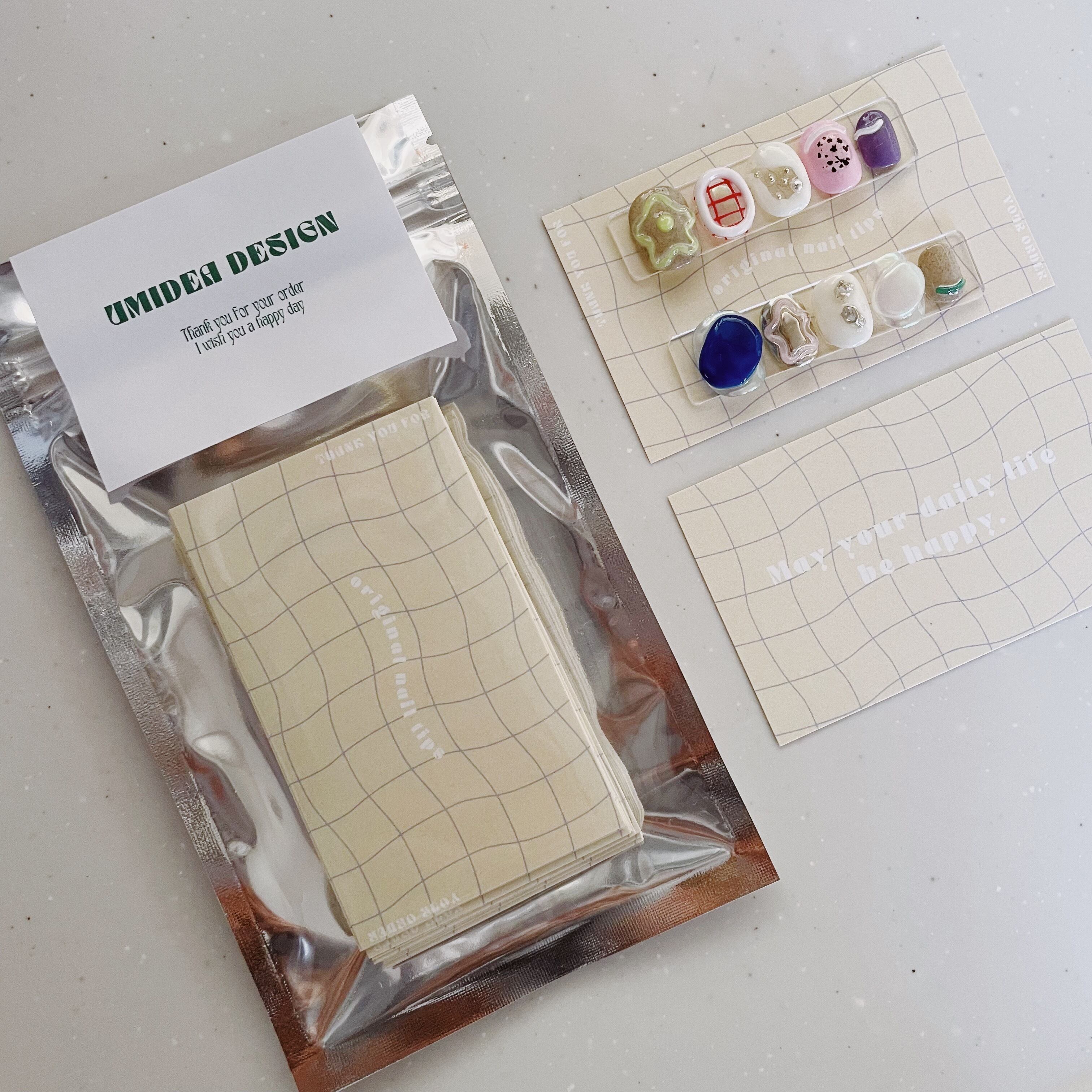 現品】韓国風デザインネイルチップ台紙 UMIDEA DESIGN オリジナルチップ台紙 コネクトジェル ネイルチップ サンプル 台紙 カラーチャート ネイルサンプル 展示 デザインシート ネイルディスプレイ 台紙 ネイルチップ台紙 背景 ジェルネイル ネイルサロンディスプレイ 韓国 インテリア 撮影 ネイル展示 ネイル背景