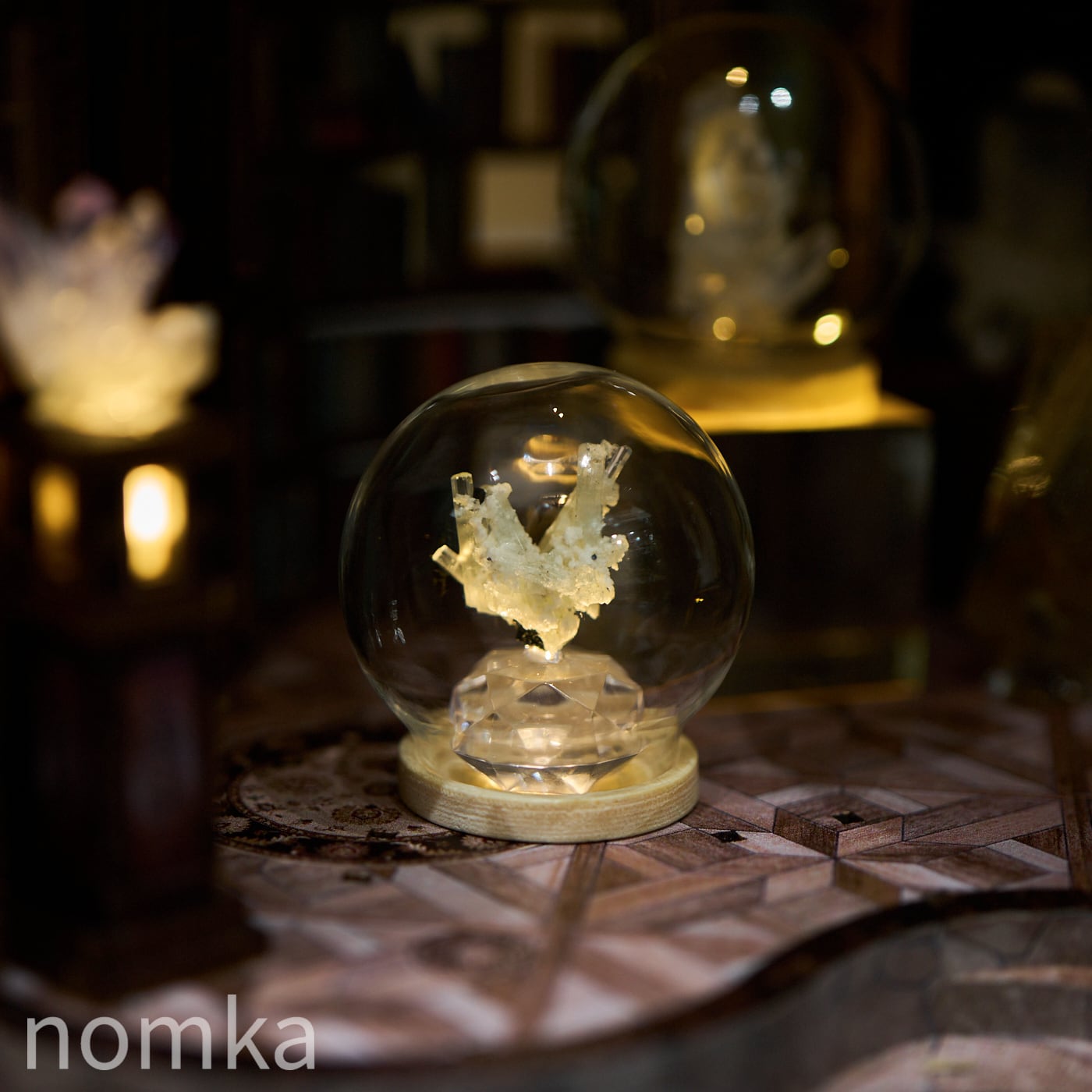 氷の城の欠片】 ルミエール・クリスタル・ポッド—アクアマリン原石