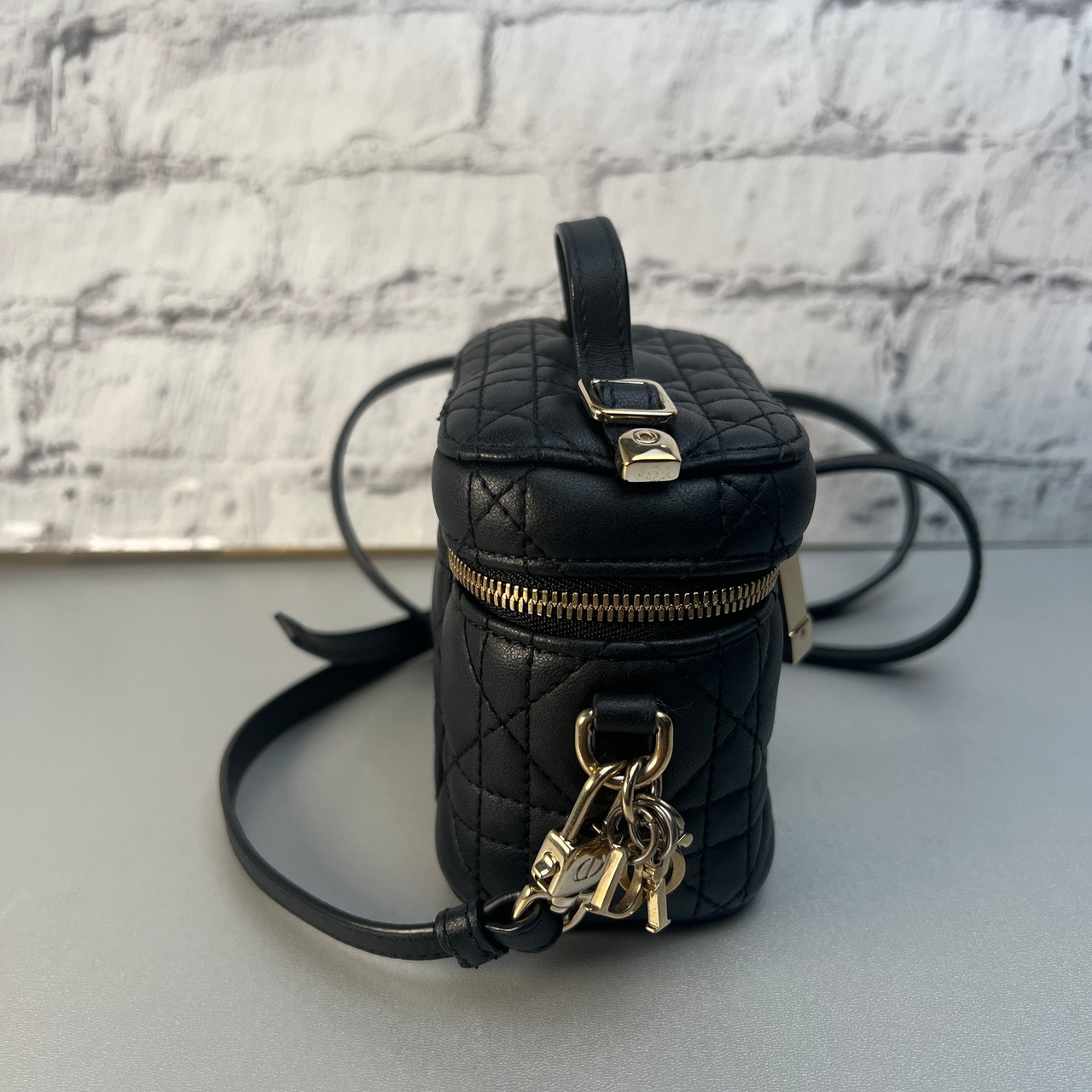 Christian Dior レザー バニティ ショルダーバッグ ブラック A-10019