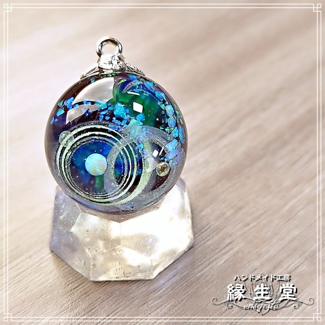 レジン宇宙玉・25mm　～残夜～　ネックレス