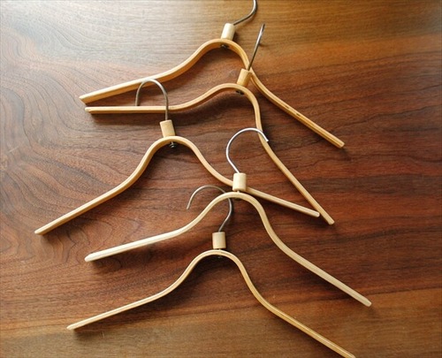東欧の古い木製ハンガー 5本セット キッズ レディースサイズ ウッド ハンガー ヴィンテージ ショップ 店舗什器 アンティーク ig2075