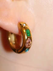 Colorful stone pierce