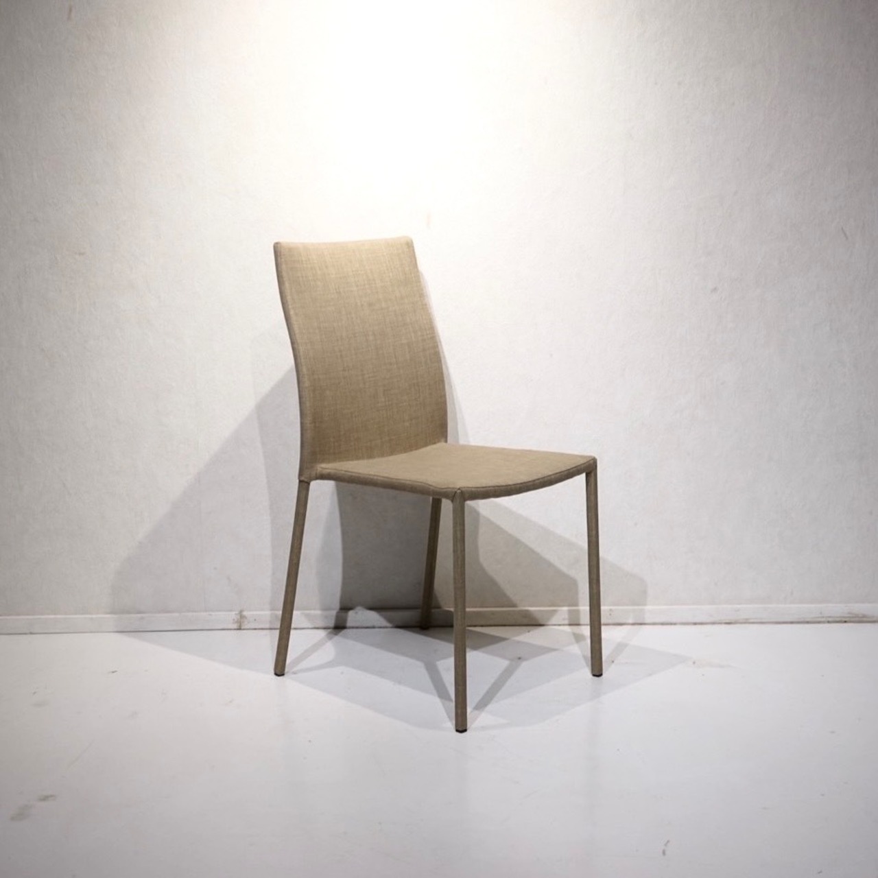 ligne roset リーンロゼ ROSETSlim ロゼスリム ダイニングチェア アームレス チェア 椅子 ファブリック モダン ミニマル ホテルライク