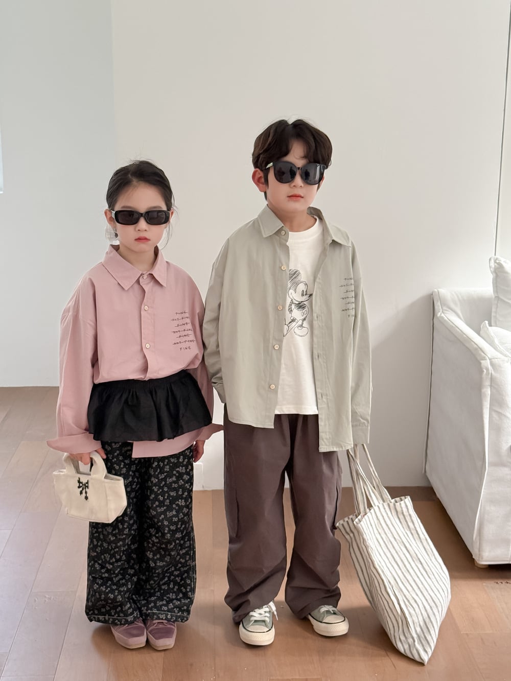 裾デザイン英字シャツ