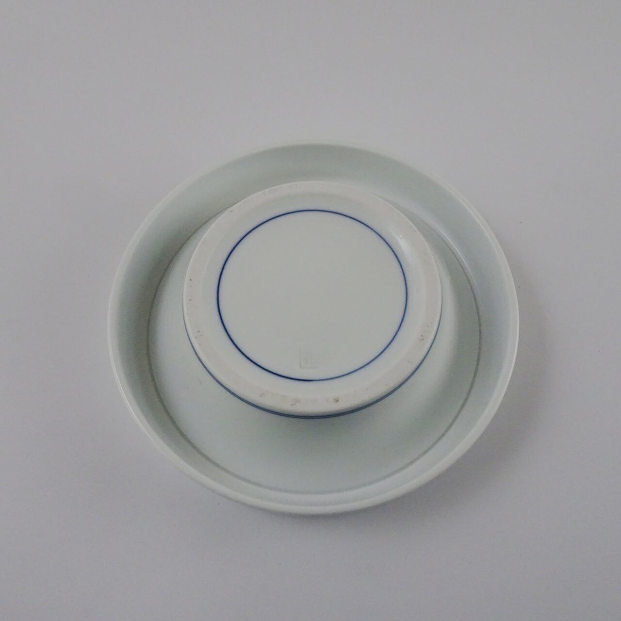 有田焼 らん彫 21.0cm灰皿（ダンボール入） | 有田焼 かどすみ商店