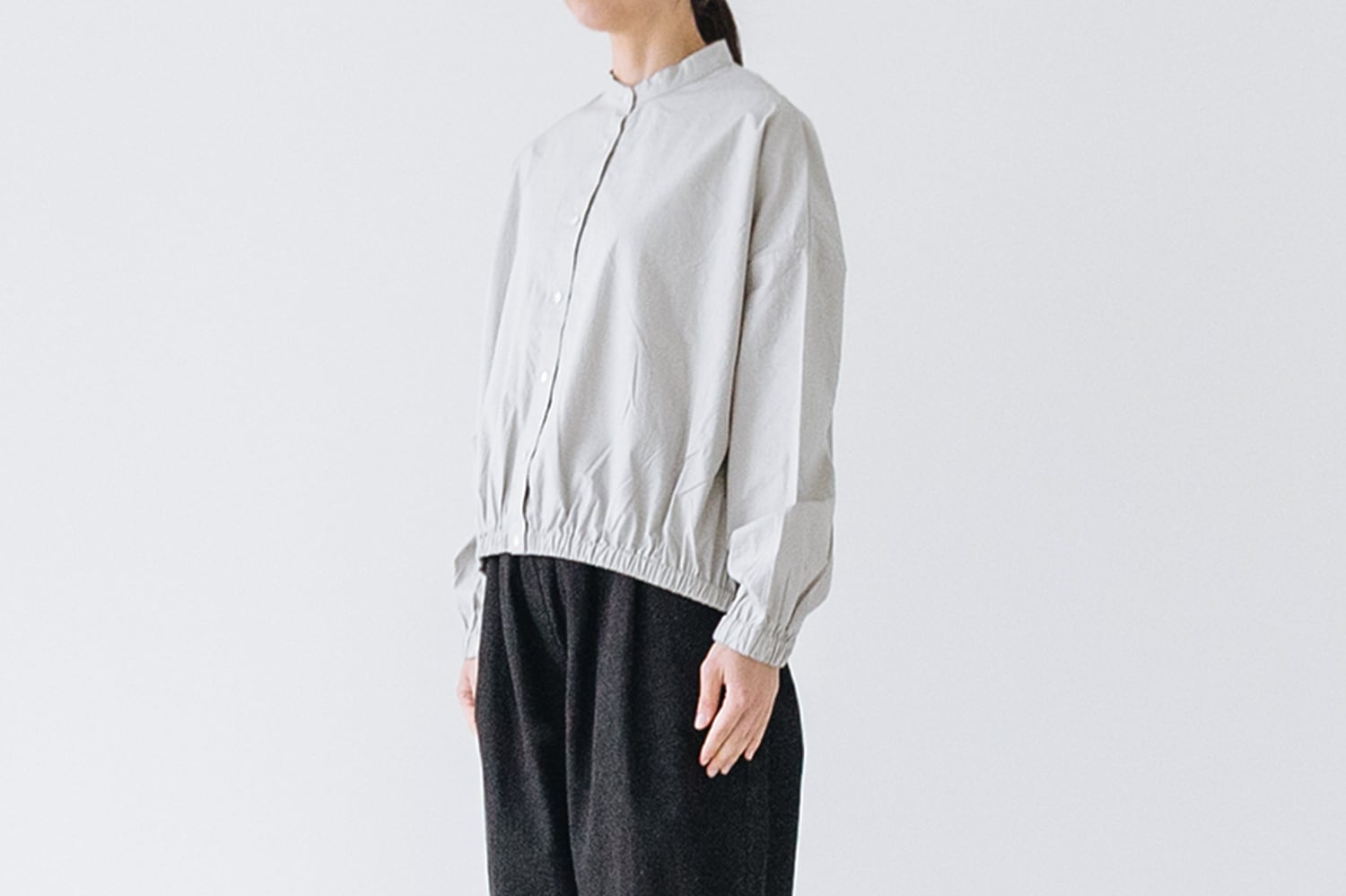 NATURAL WASHER BROAD HEM GATHER BLOUSE : ナチュラルワッシャーブロード裾ギャザーブラウス