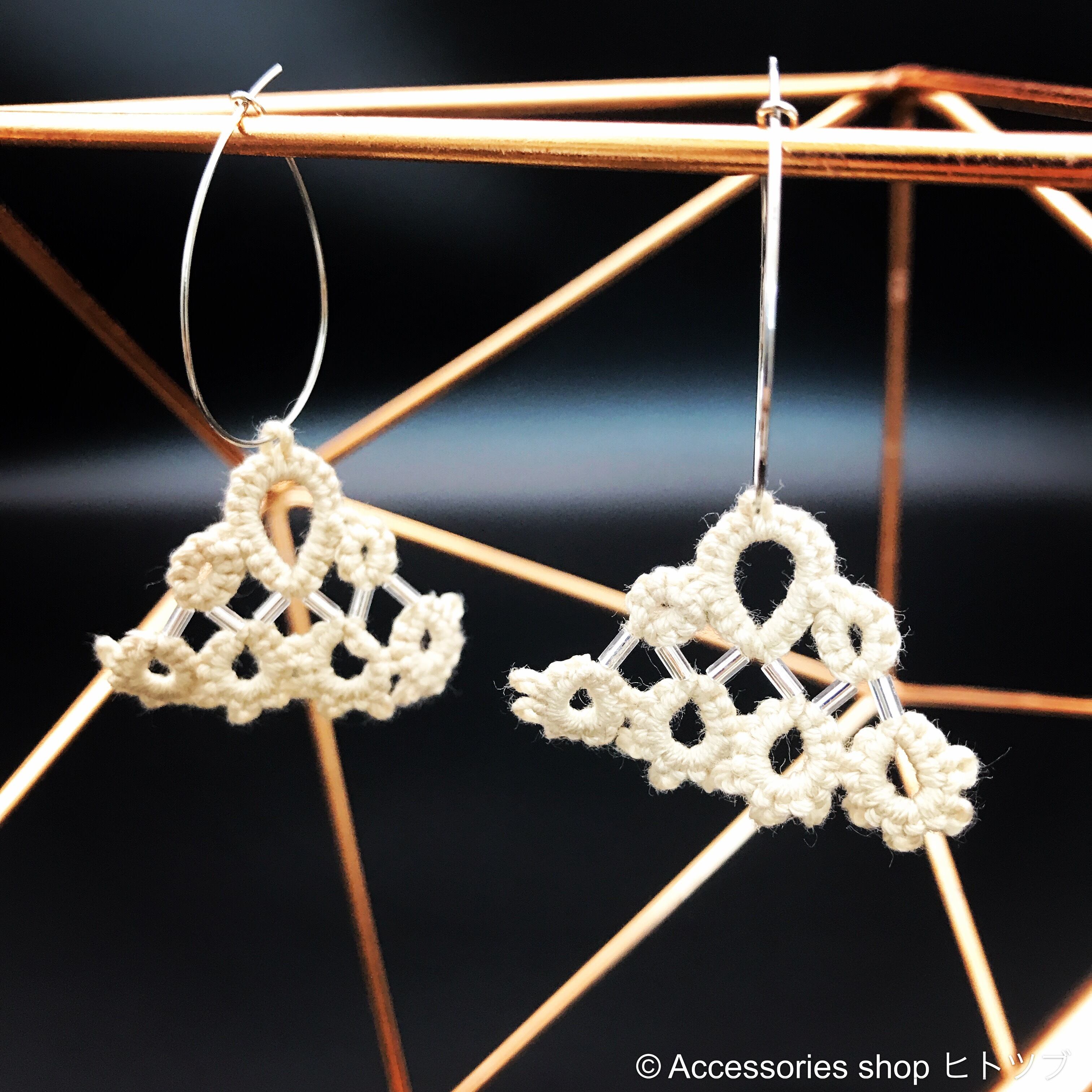 0056:タティングレースのエスニック風フープピアス