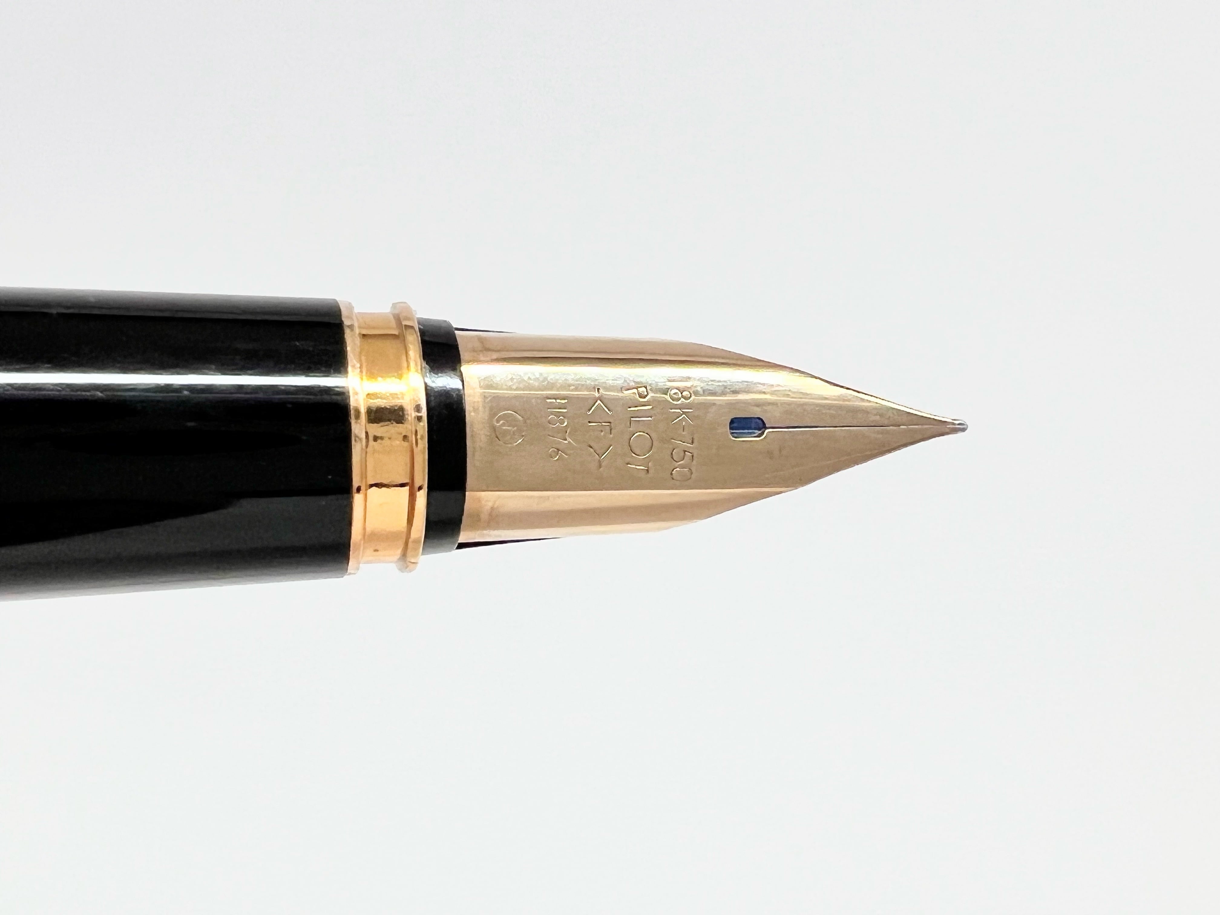 昭和レトロ 万年筆 18金 PILOT 格子 ペン先18K 750 ヴィンテージ 昭和レトロ 万年筆 18金 PILOT 格子 ペン先18K 750 ヴィンテージ