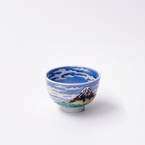 鉄絵交趾赤富士盃／Sake cup, colored Hokusai red Fuji-design