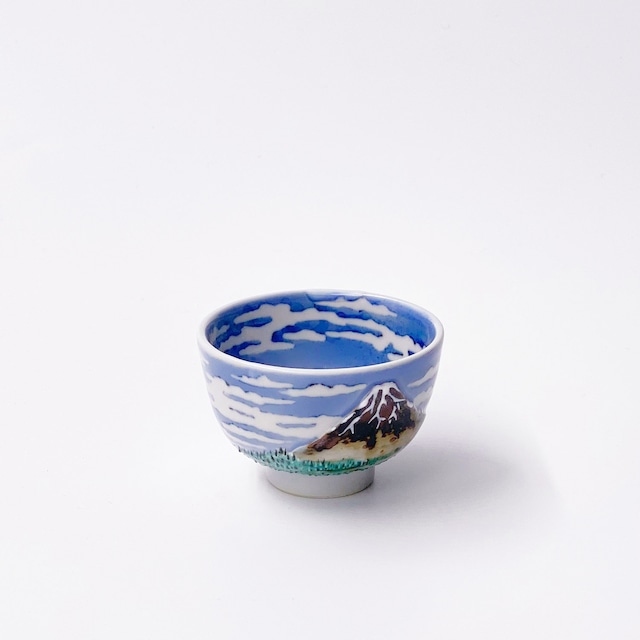 鉄絵交趾赤富士盃／Sake cup, colored Hokusai red Fuji-design