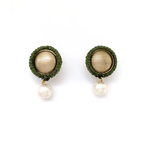 Wrapped Button Pearl Earrings / Khaki (イヤリング/ピアス)