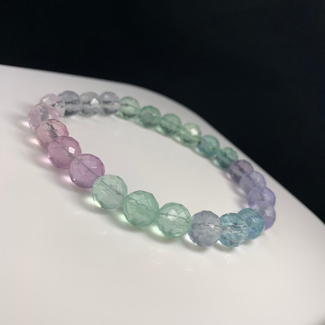 b154 グラデーションカットフローライトブレスレット