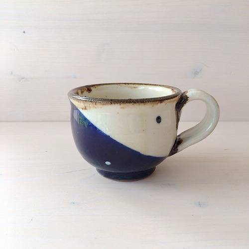 やちむん工房 與那嶺　マグカップ　白×ブルー