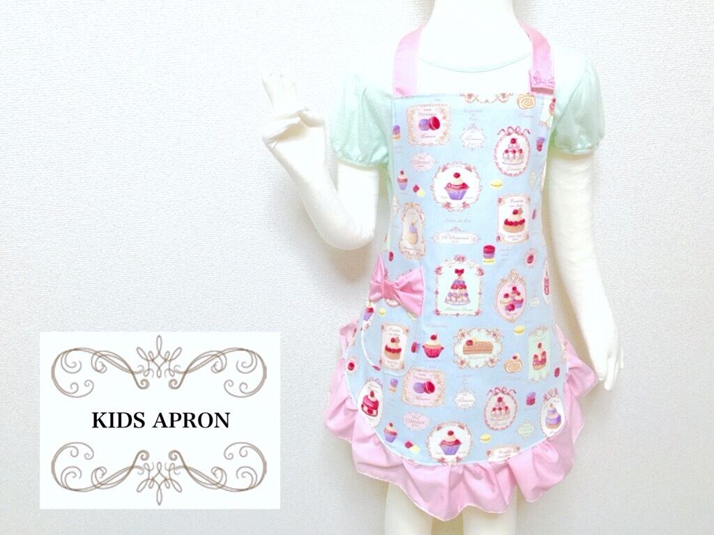 裏地撥水加工のフリルエプロン＊ブルードット＆ピンクフリル | KIDS-APRON