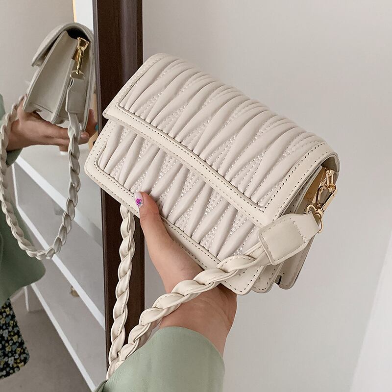 レッド スクウェア 手作りハンドバック84667031123