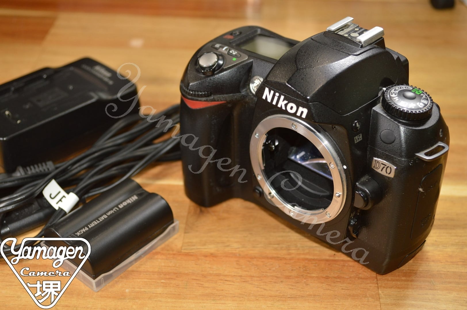 NikonD70ボディ、充電器、バッテリー ニコン/Nikon D70 Body 【充電器、バッテリー付】[Y2609022] | カメラ