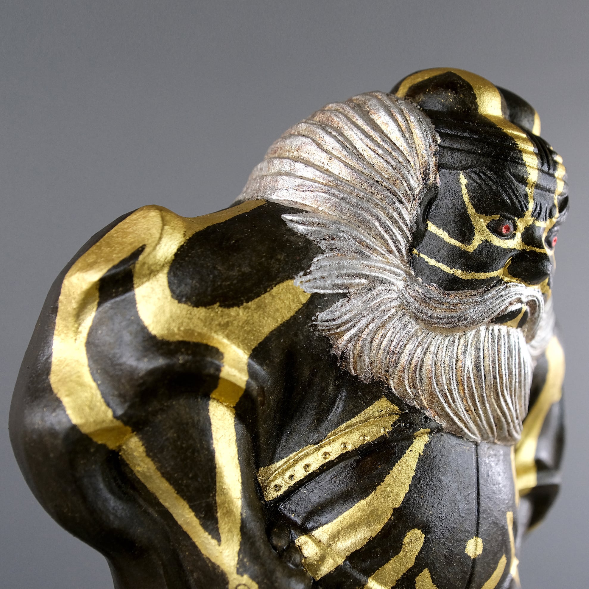 金色と黒色の　鬼の能面　神様　骨董　日本 鍾馗－KABUKI－ | 継仏具 kyoto - Gallery -