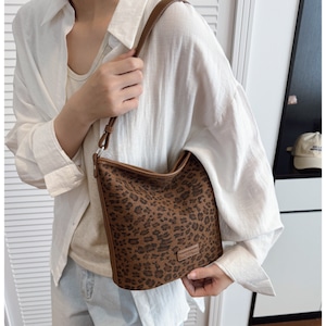 leopard shoulder tote bag