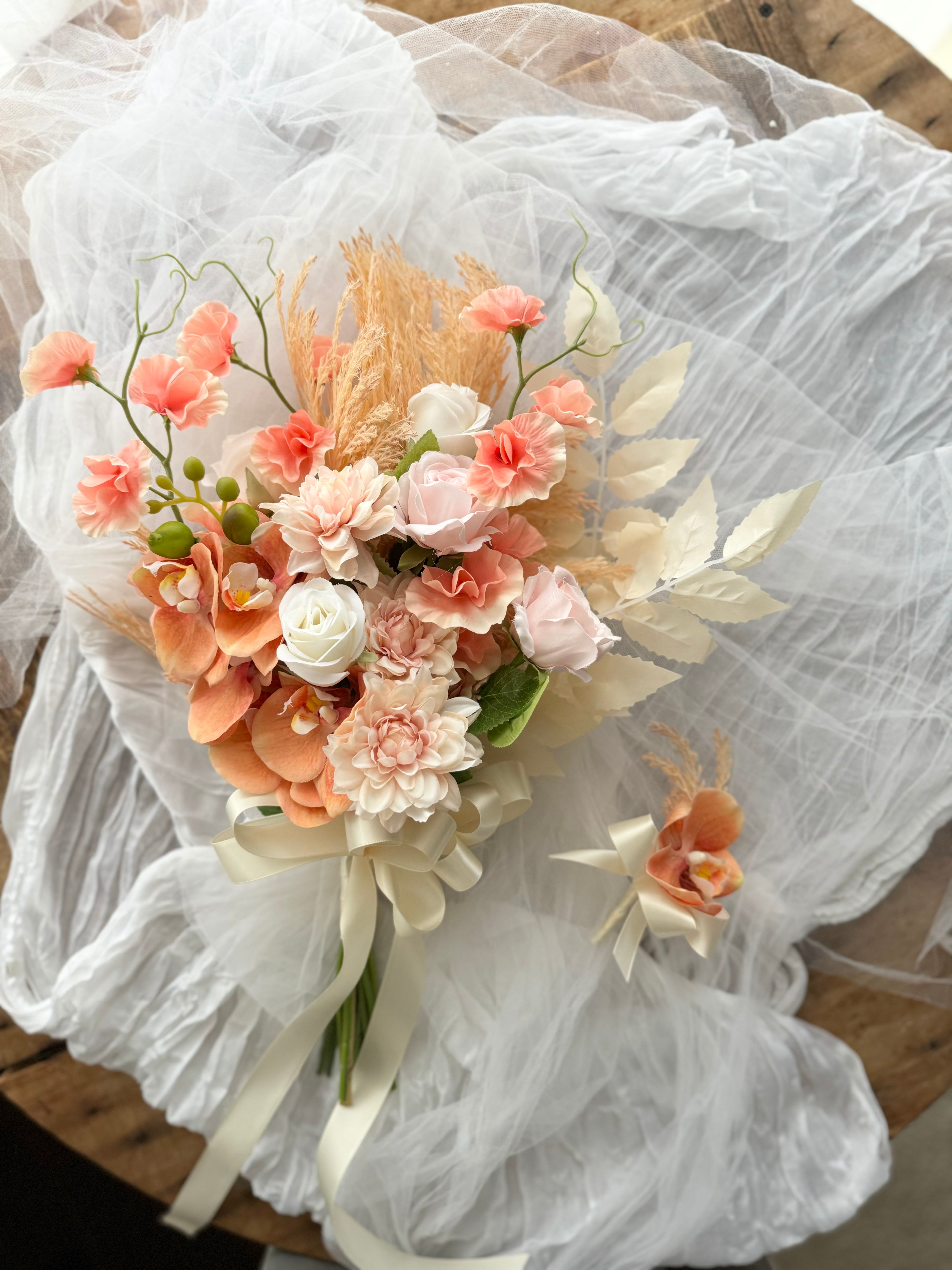 NO.85 たっぷりカスミ草のブーケ&ブートニア&ヘッドパーツのセット