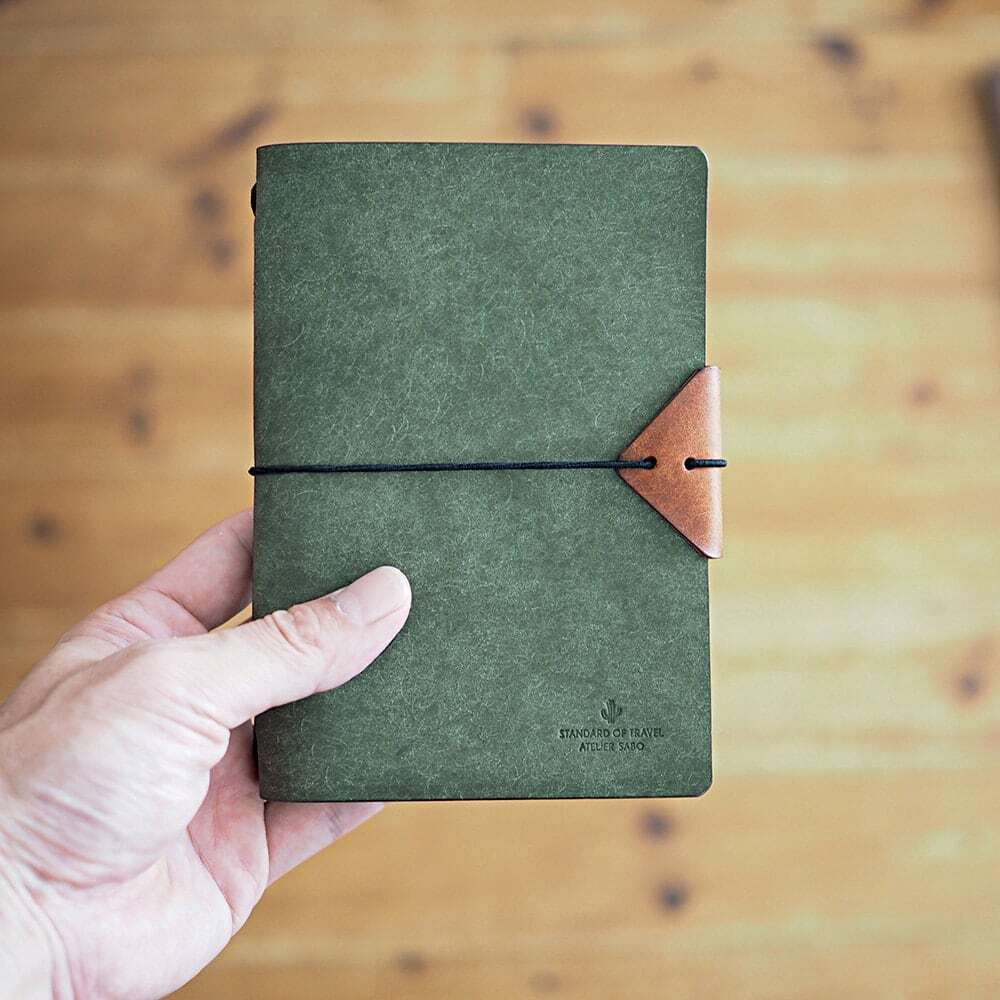 ノートカバー A6サイズ用【グリーン×ブラウン】ペンが挟める（受注生産