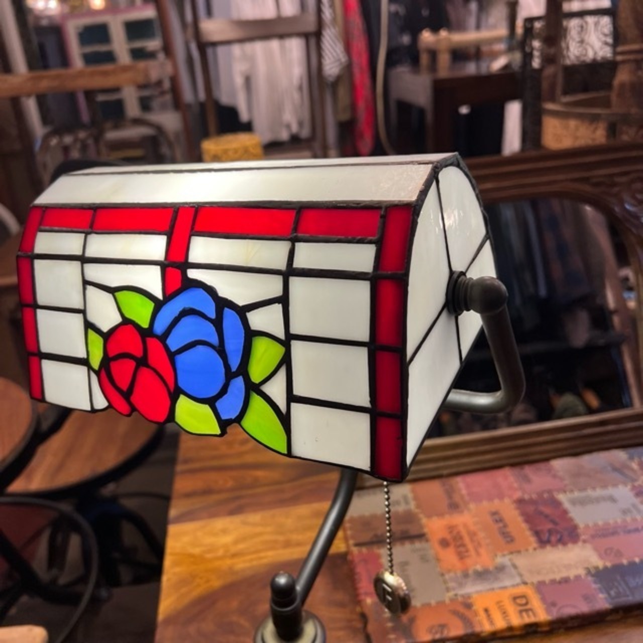 Topanga Lighting　バンカーズステンドグラスランプ　　ローズ　テーブルランプ　バンカーズランプ　ステンドグラス　レトロ