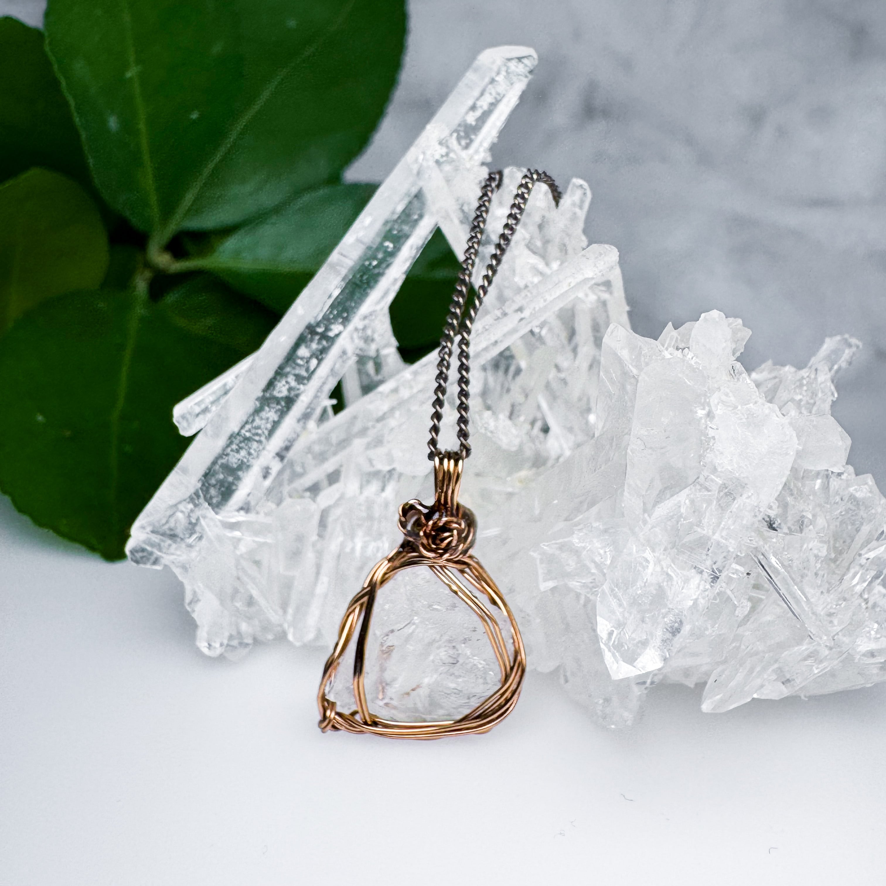 yukino　せつ様　貝と水晶の首飾り　ネックレス　装身具　鉱物 ce38ae0f69ab1609ed4126dcbd5ecf