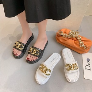 【送料無料】 サンダル フラットサンダル シューズ 靴 ローヒール チェーン レディース 歩きやすい 痛くない 疲れにくい カジュアル おしゃれ こなれ感 かわいい ブラック 黒 ホワイト 白 20代 30代 40代 夏 お出かけ 女子会 デート